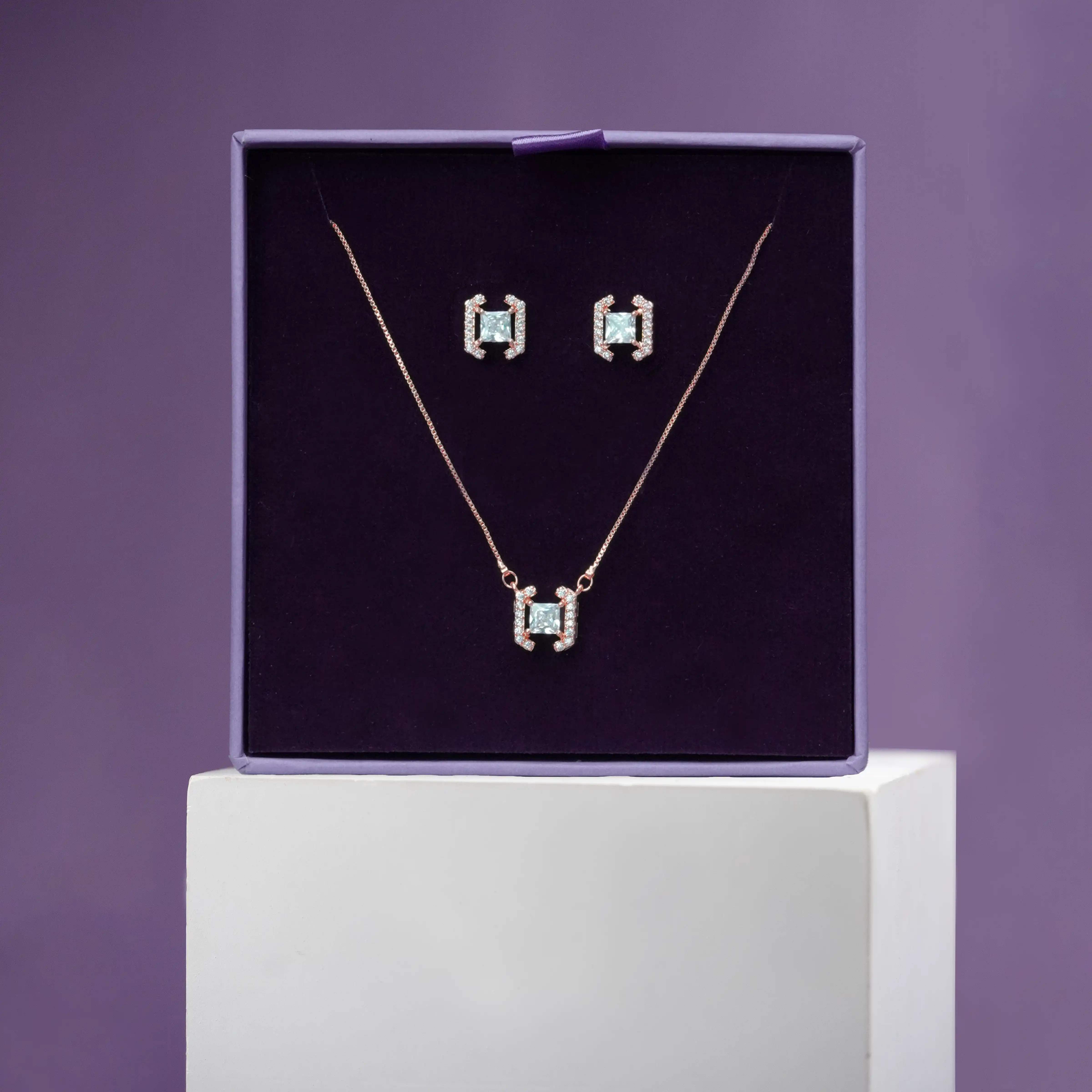 Princess Halo Diamond Necklace Set - Image 7