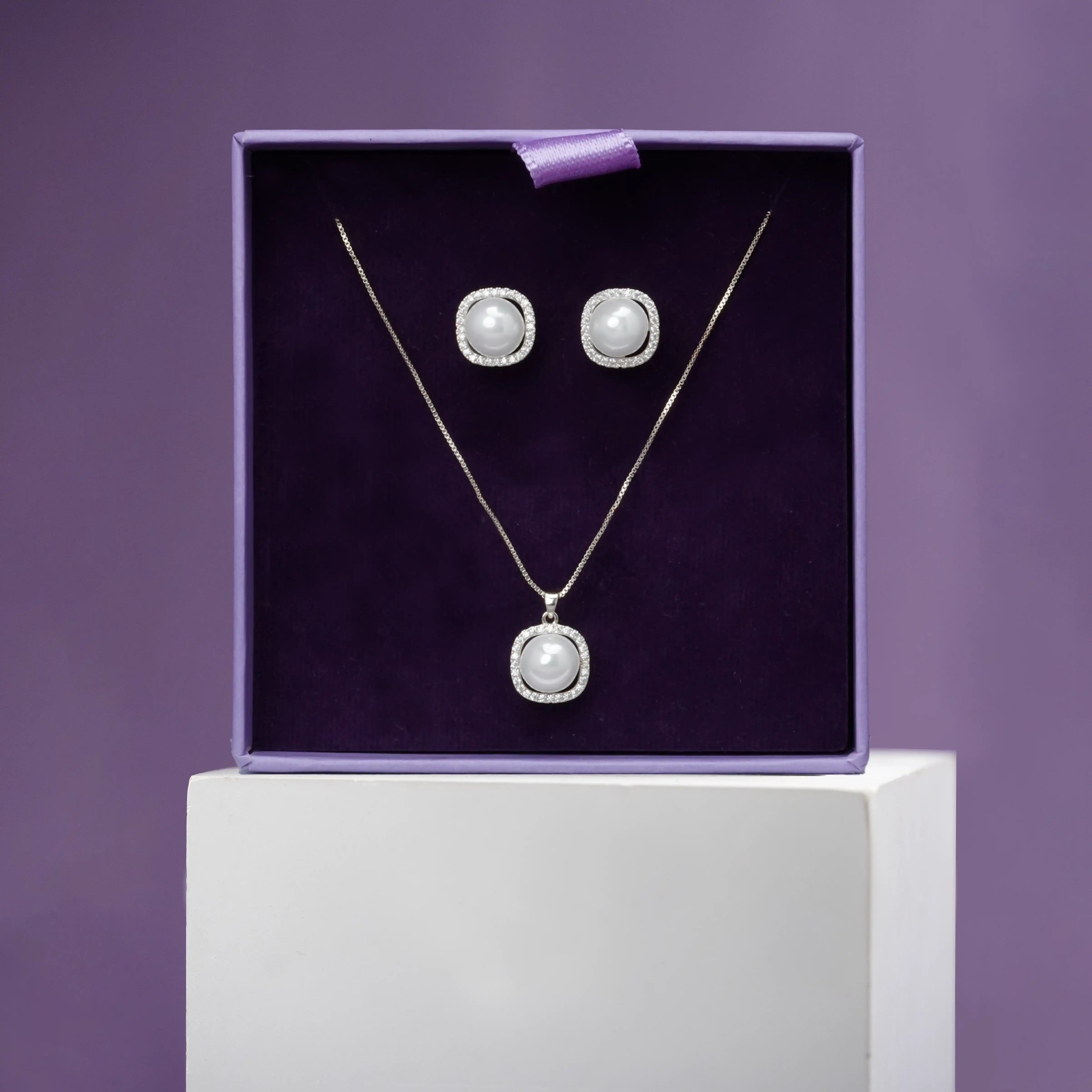 Royal Elegant Pearly Necklace - Image 9